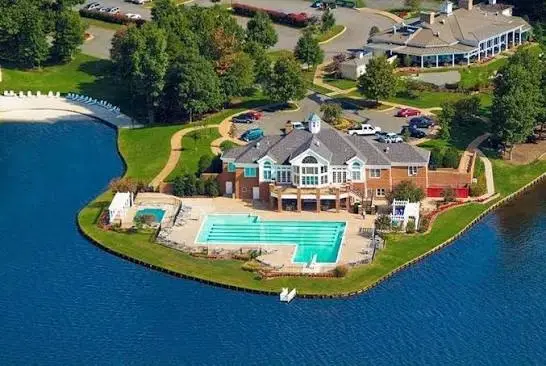 Fawn Lake community view